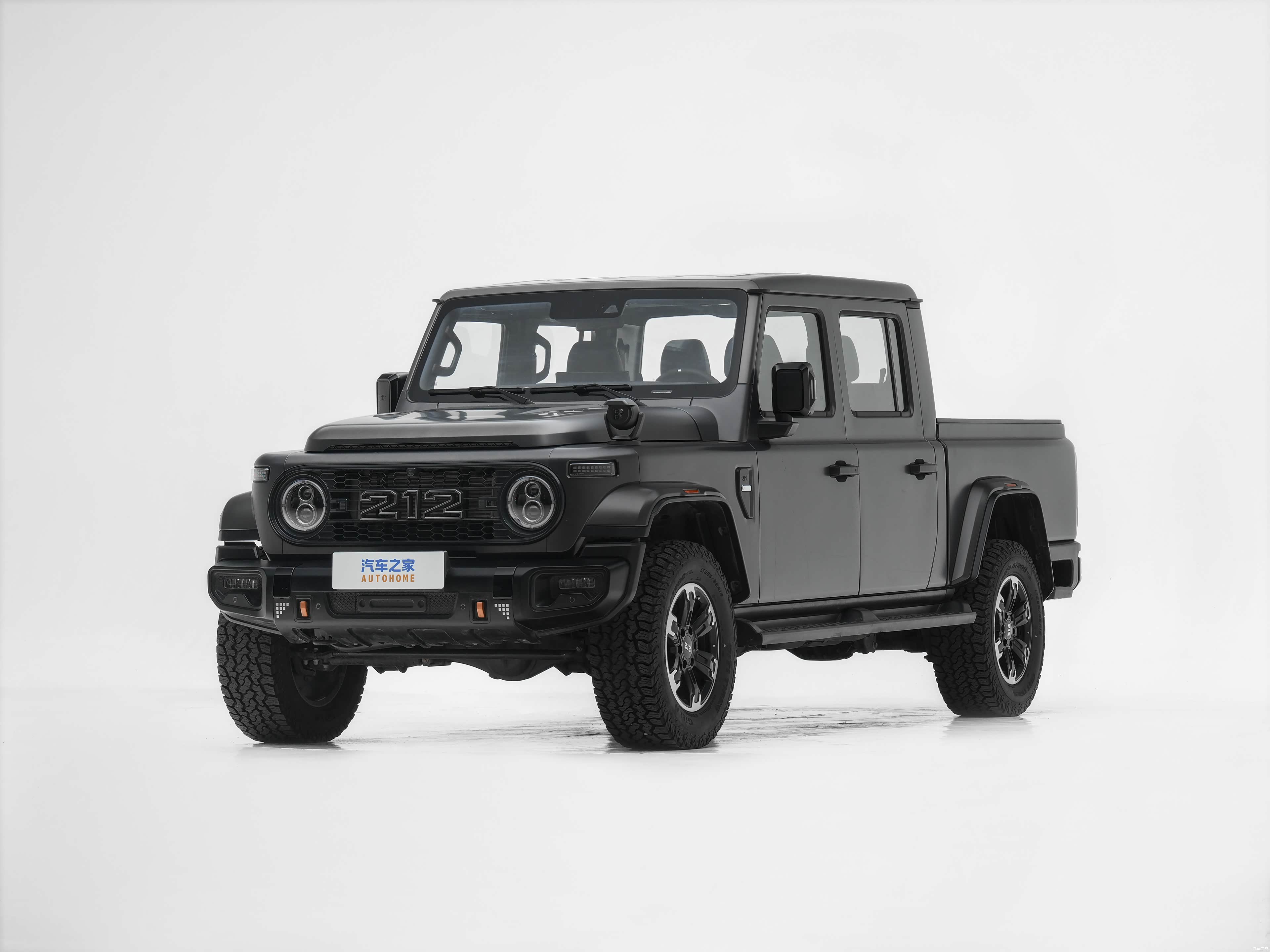 212 Tan Jing Zhe 01 — New Pickup Truck for export from China