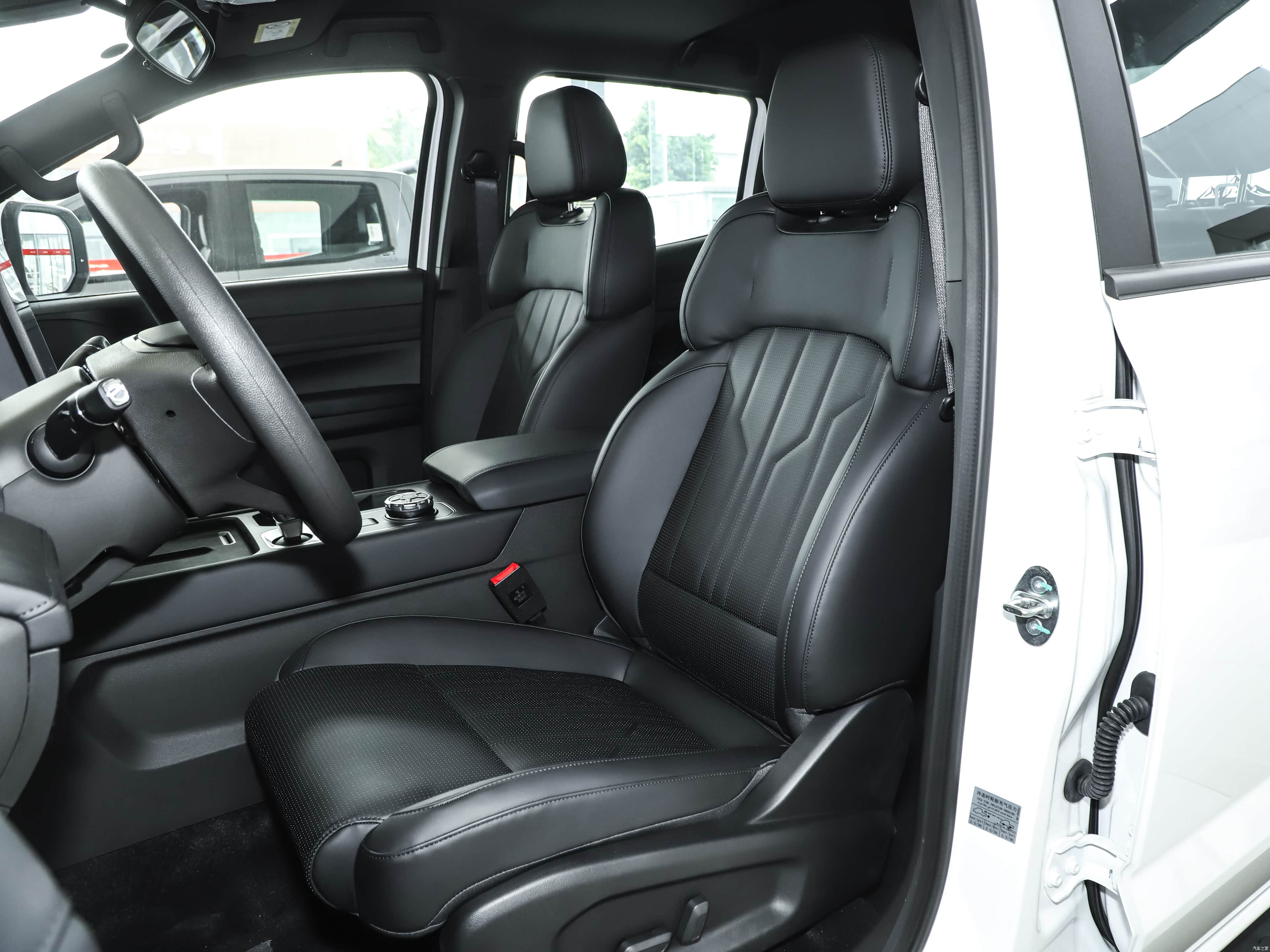 Chery Wei Lin R08 &mdash; Interior 2