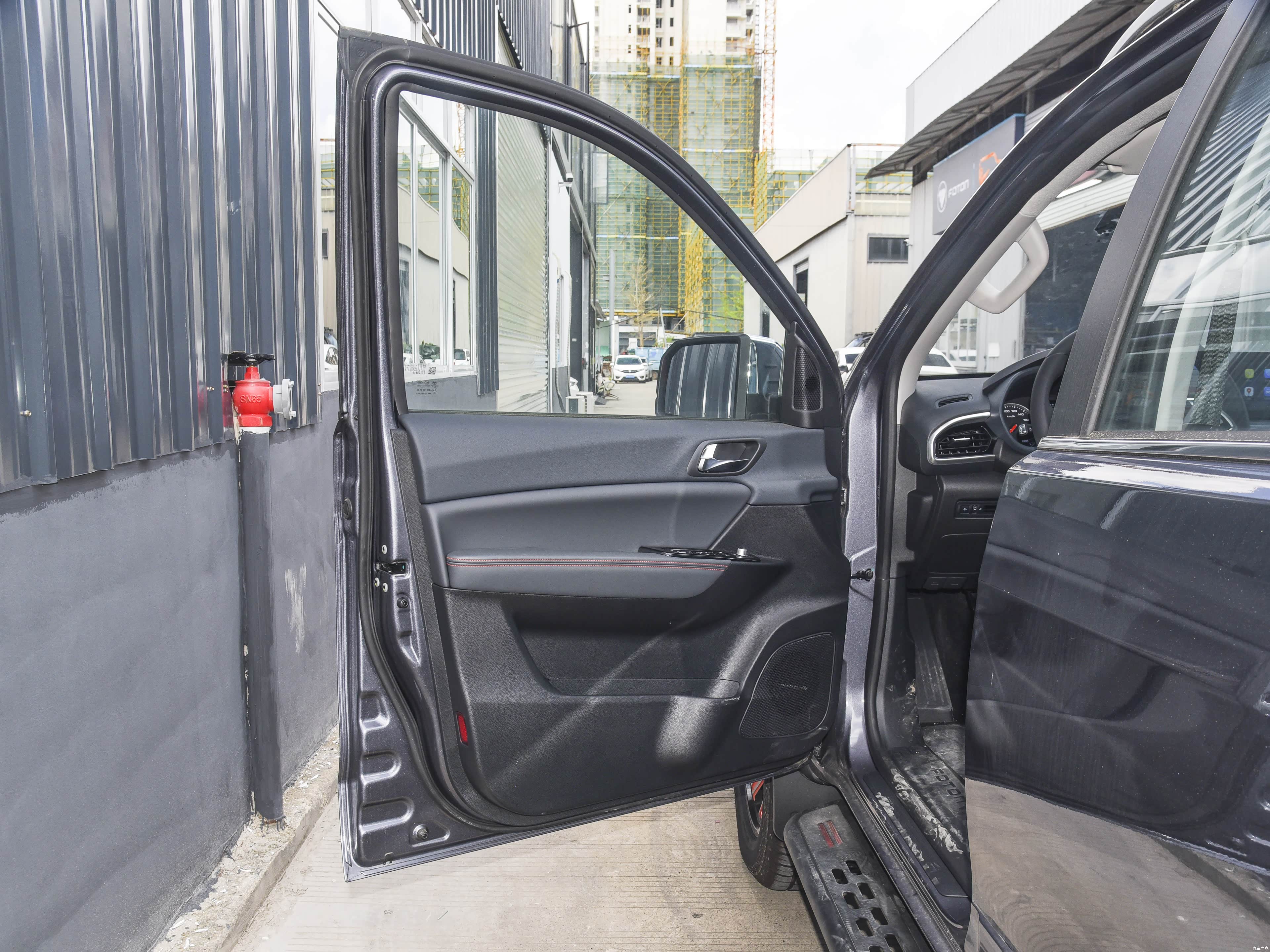 Foton Da Jiang Jun G9 &mdash; Interior 3