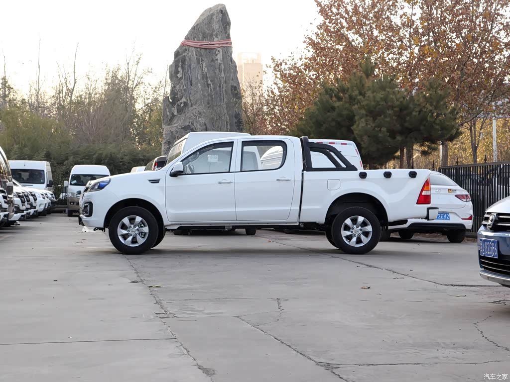 Foton Tunland Shengtu 7 2020 Premium 4x4 &mdash; Exterior 5