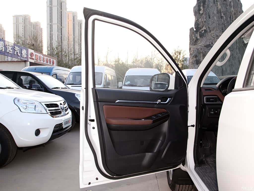 Foton Tunland Shengtu 7 2020 Premium 4x4 &mdash; Interior 6