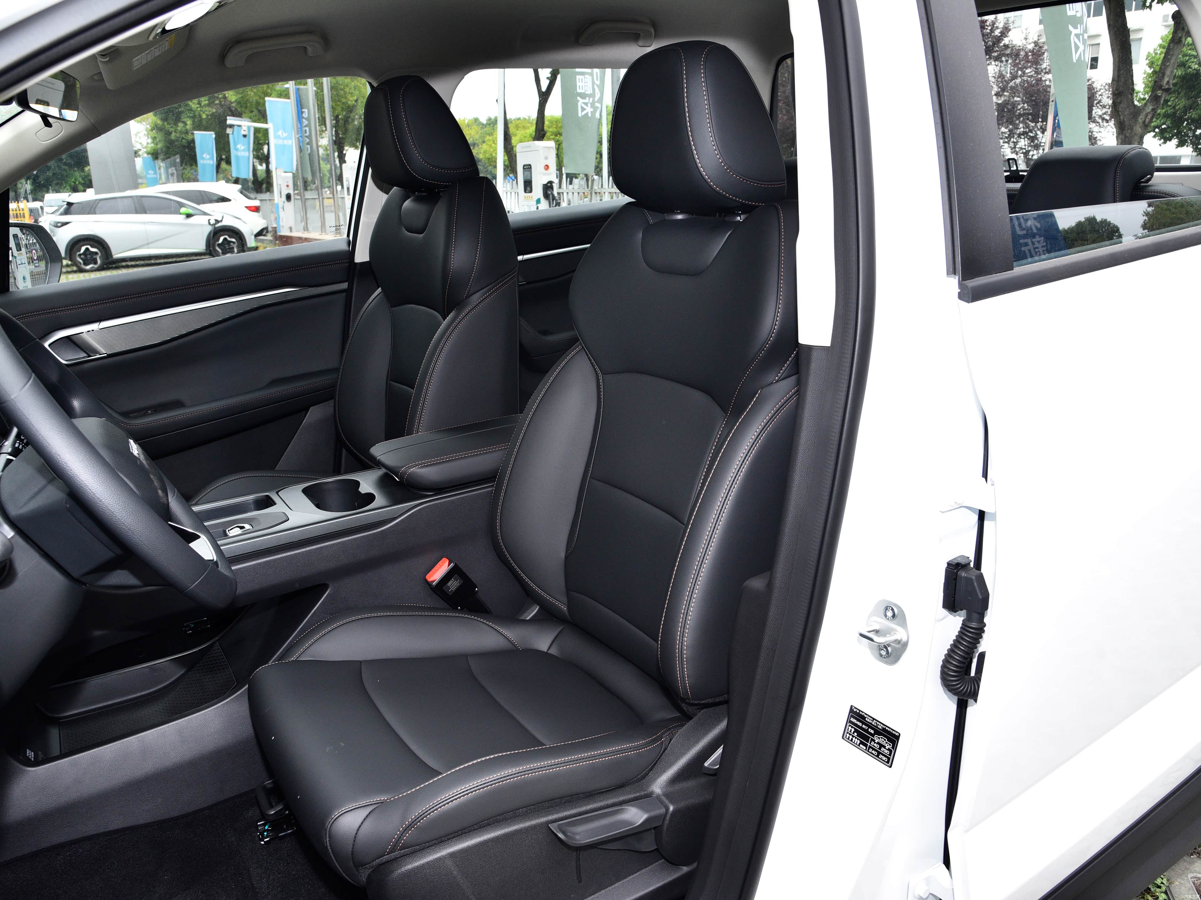 Geely Ji Li Lei Da Jin Gang &mdash; Interior 2