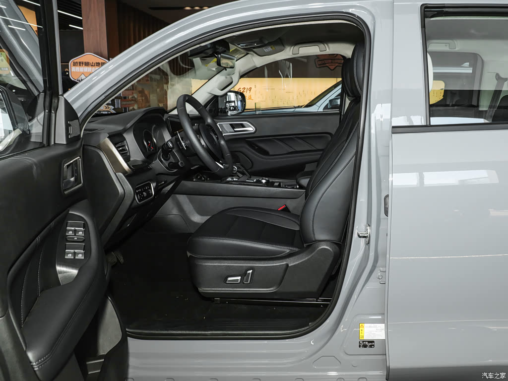Great Wall Cannon 2.4T 4x4 Diesel &mdash; Interior 4
