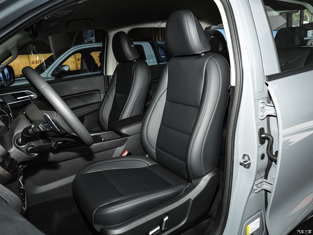 Great Wall Cannon 2.4T 4x4 Diesel &mdash; Interior 5