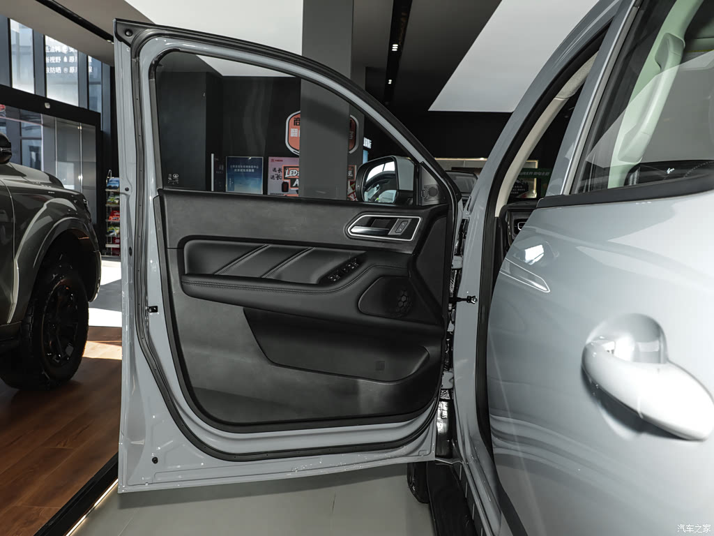 Great Wall Cannon 2.4T 4x4 Diesel &mdash; Interior 6