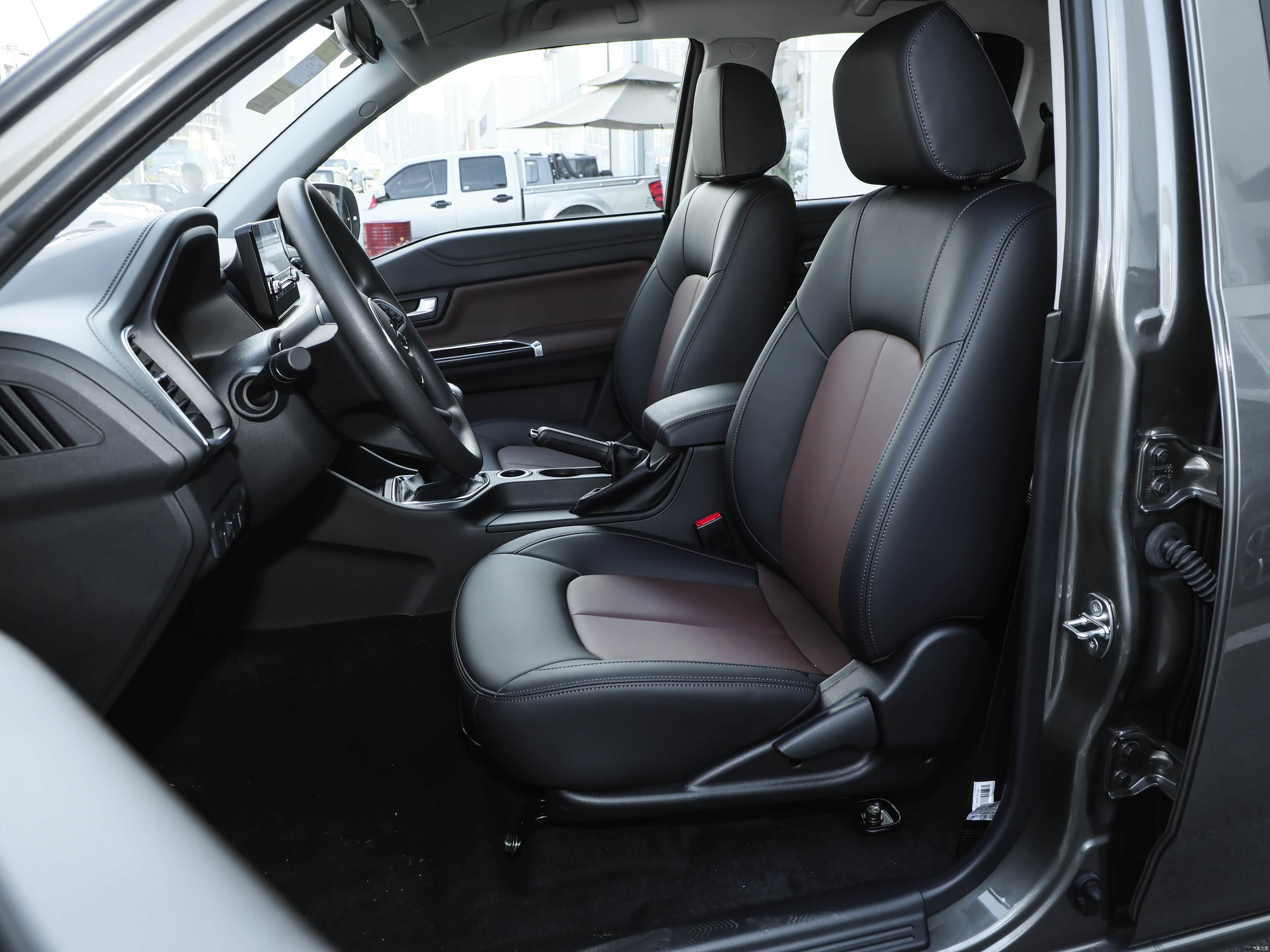GWM Feng Jun 7 &mdash; Interior 2