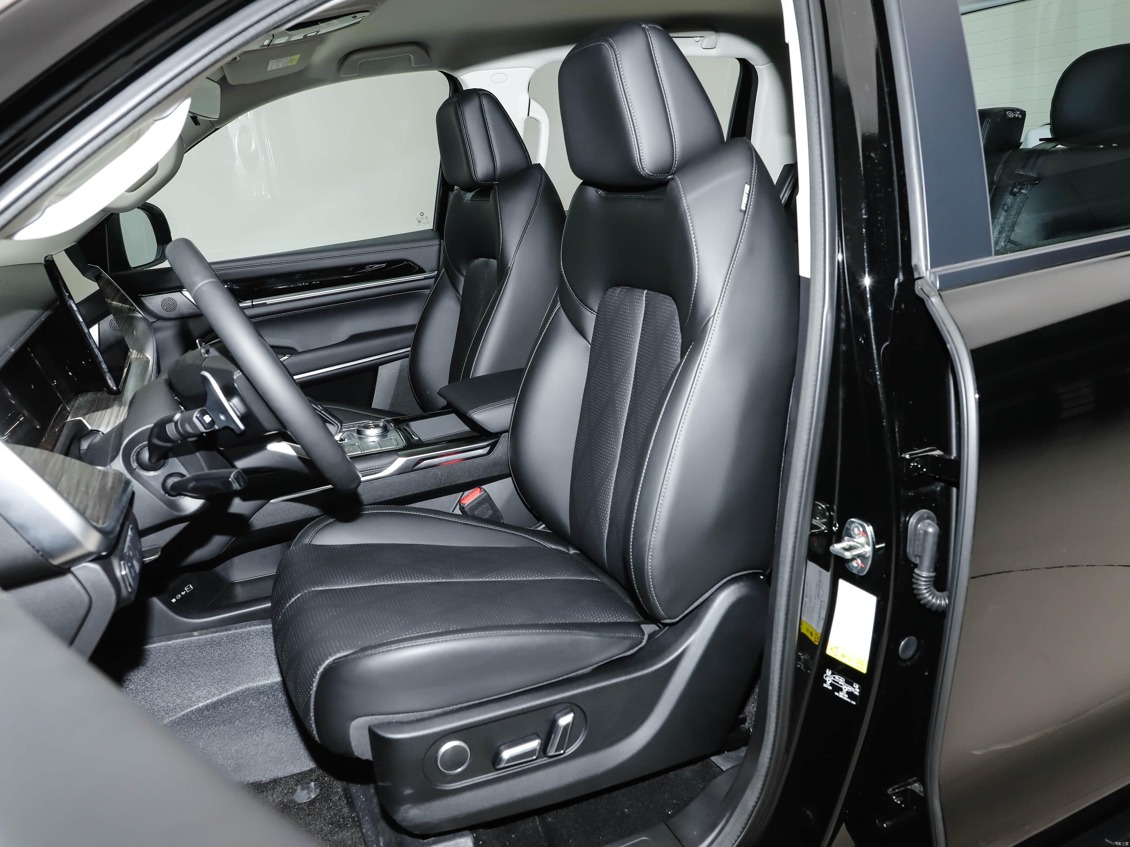 GWM Shan Hai Pao &mdash; Interior 2