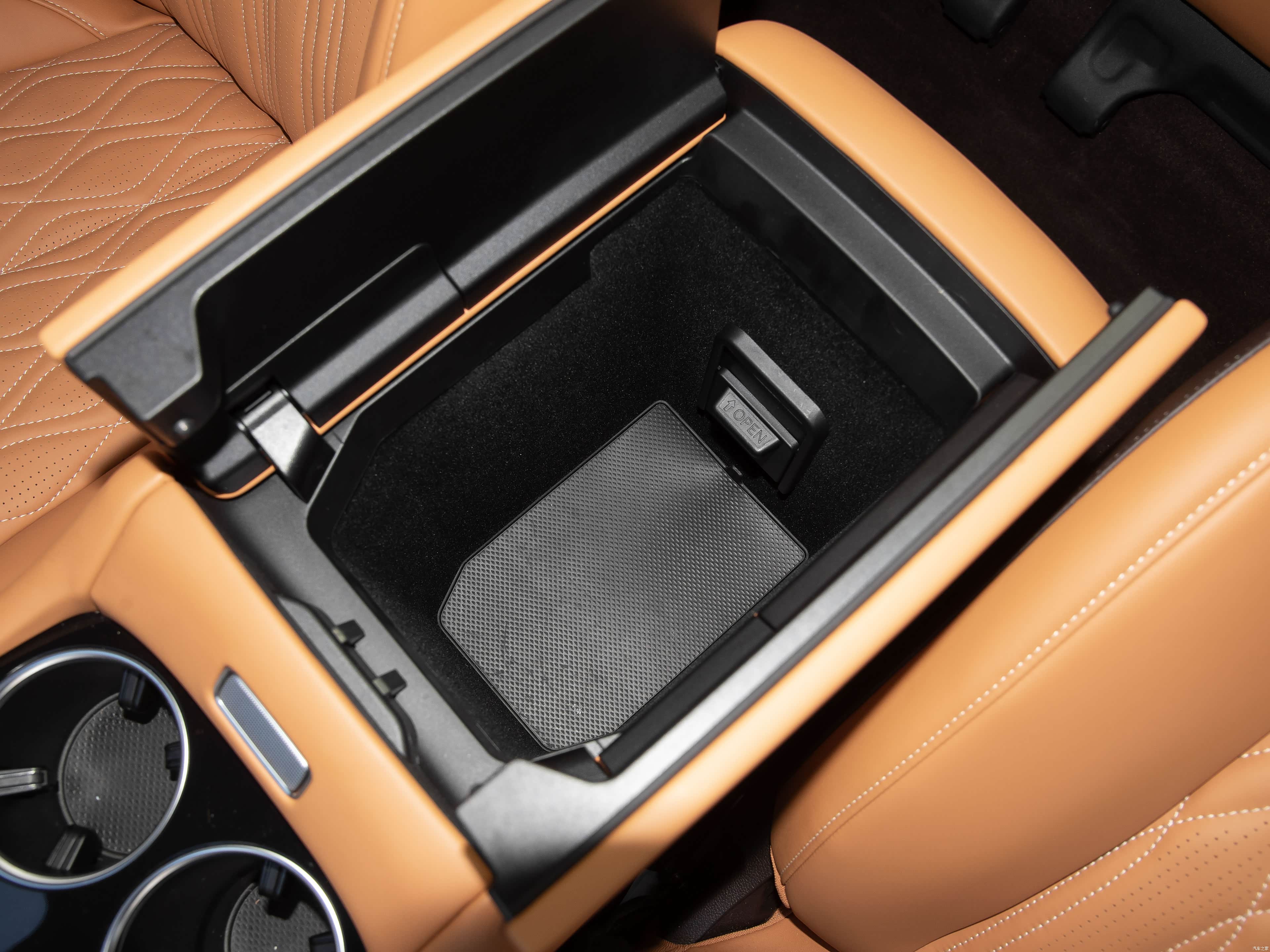 GWM Tank 500 2026 3.0T Petrol &mdash; Interior 3