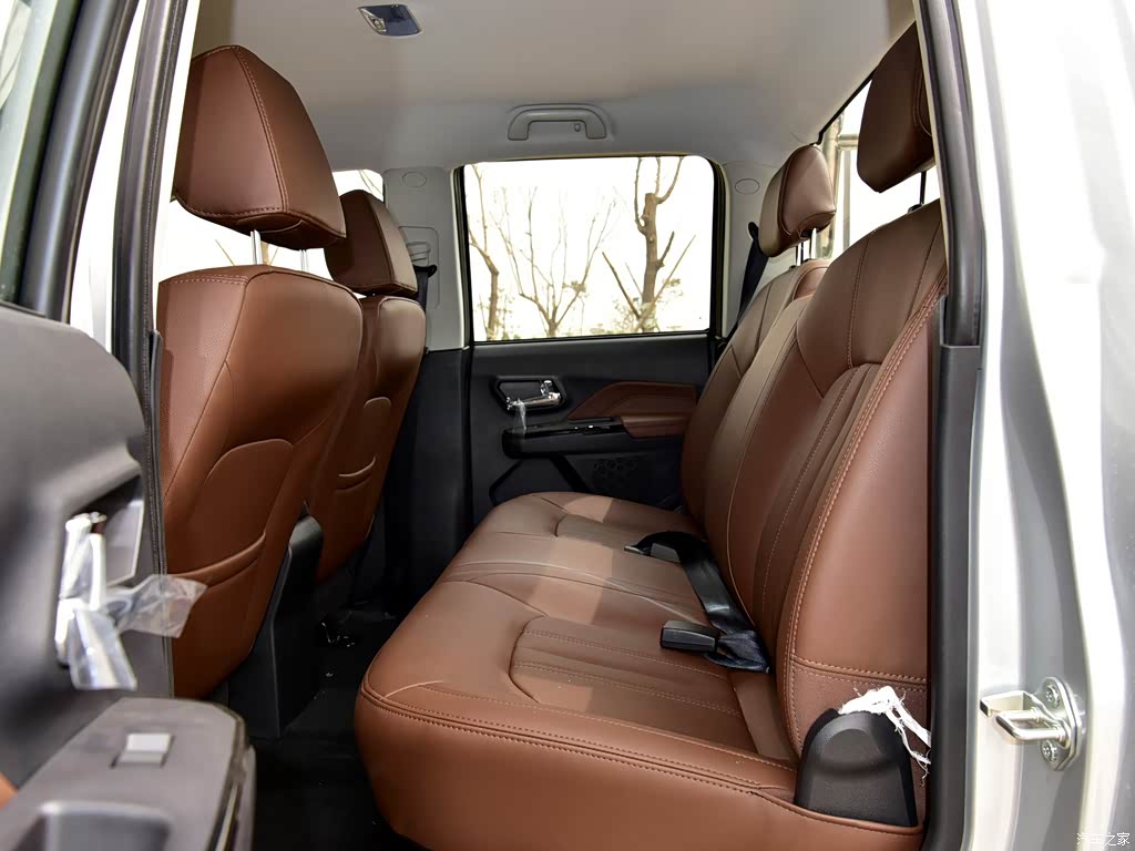 GWM Wingle 6 2.0T Diesel 4x4 Elite (4D20D) &mdash; Interior 6