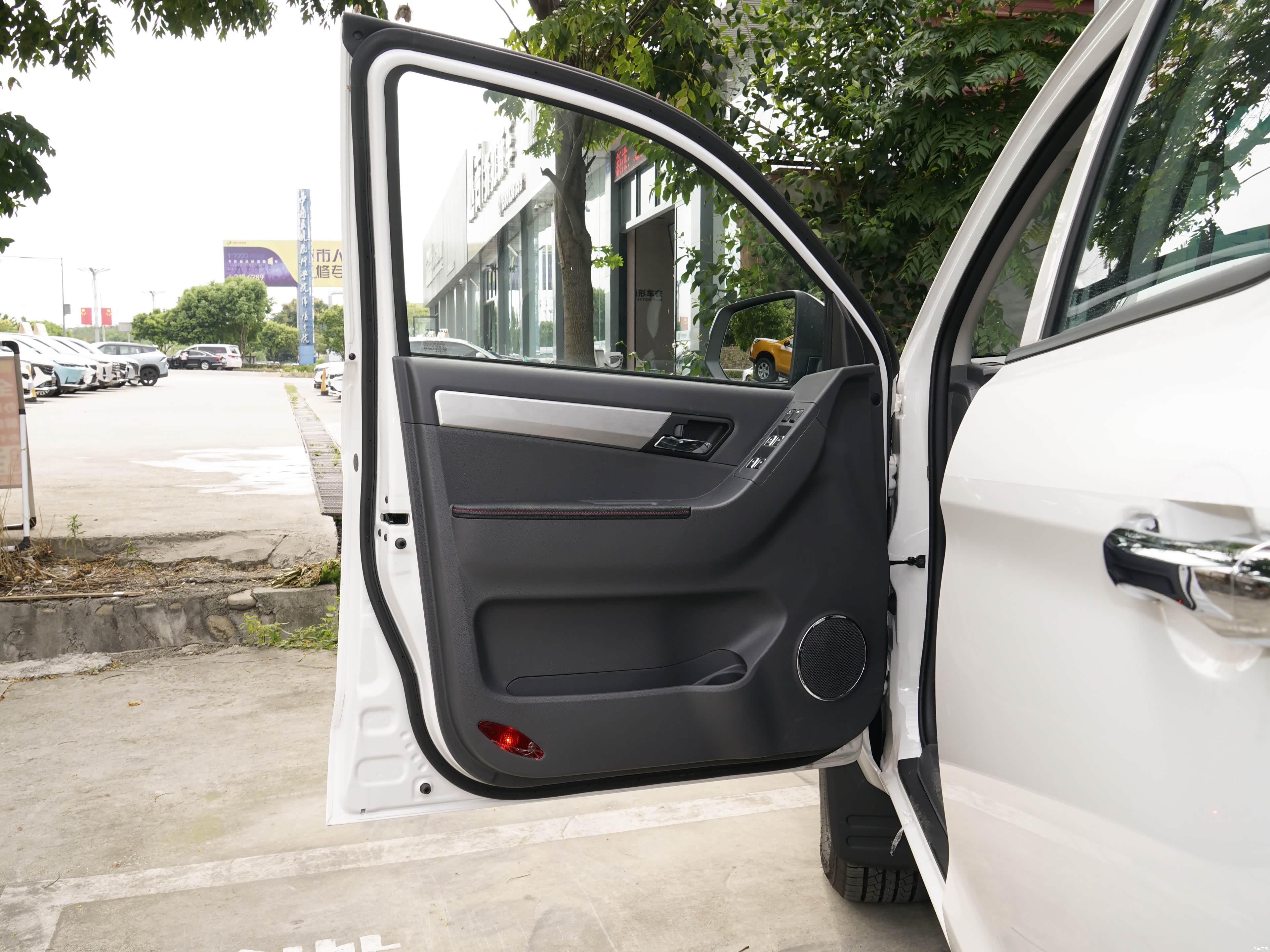 JAC Jiang Huai T6 &mdash; Interior 3