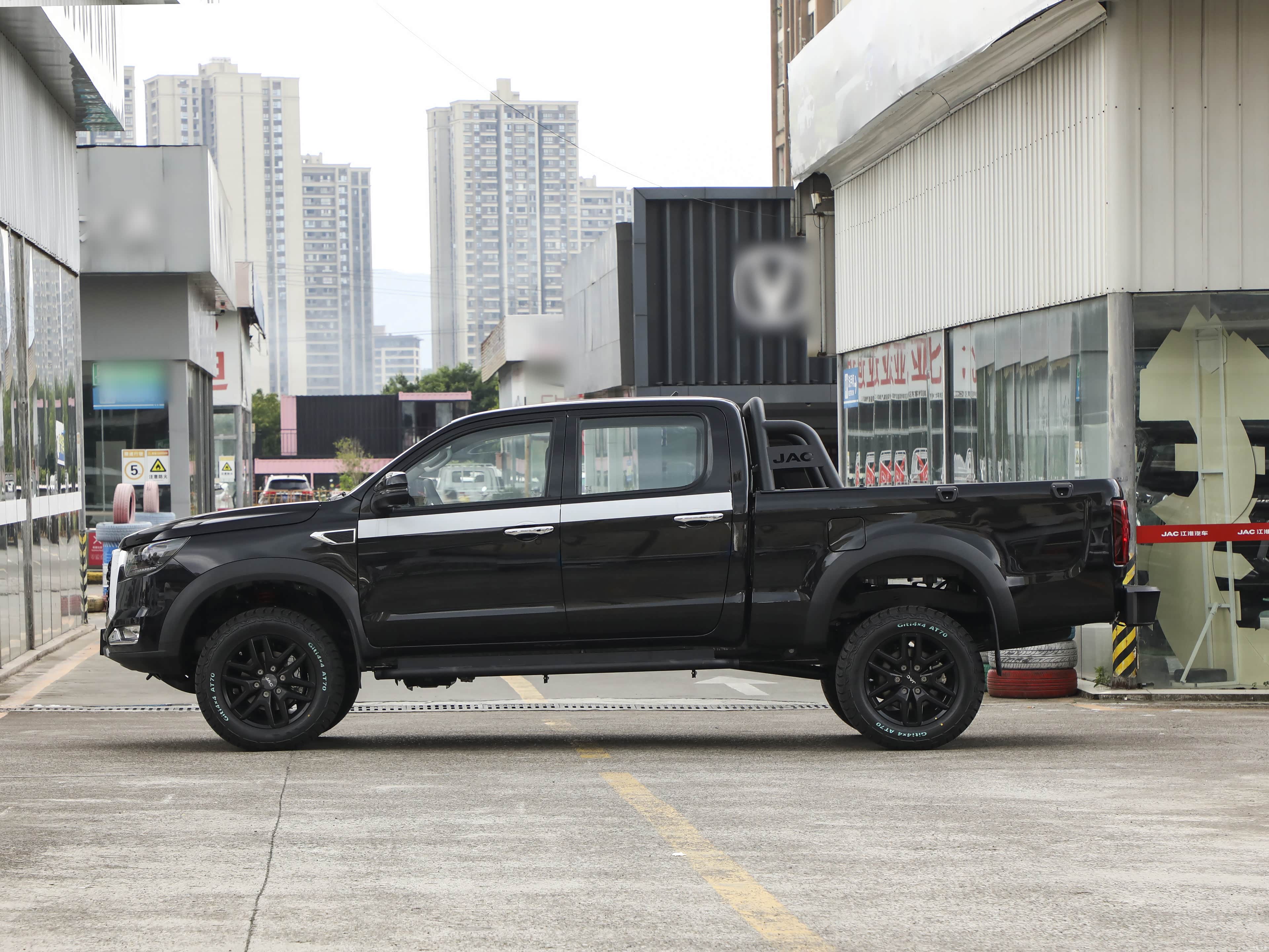 JAC Jiang Huai T8 &mdash; Exterior 4