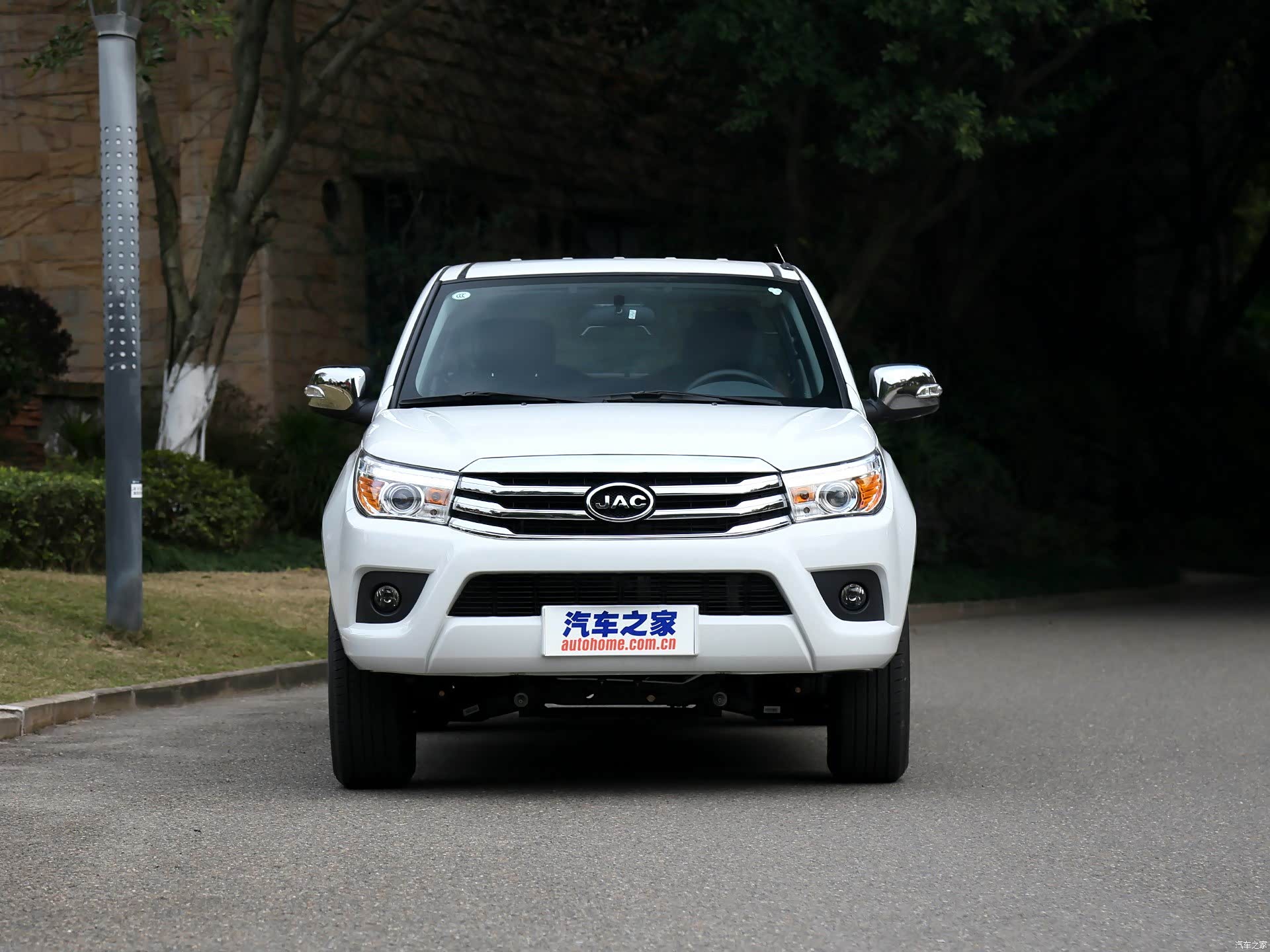 JAC Jiang Huai V7 &mdash; Exterior 2