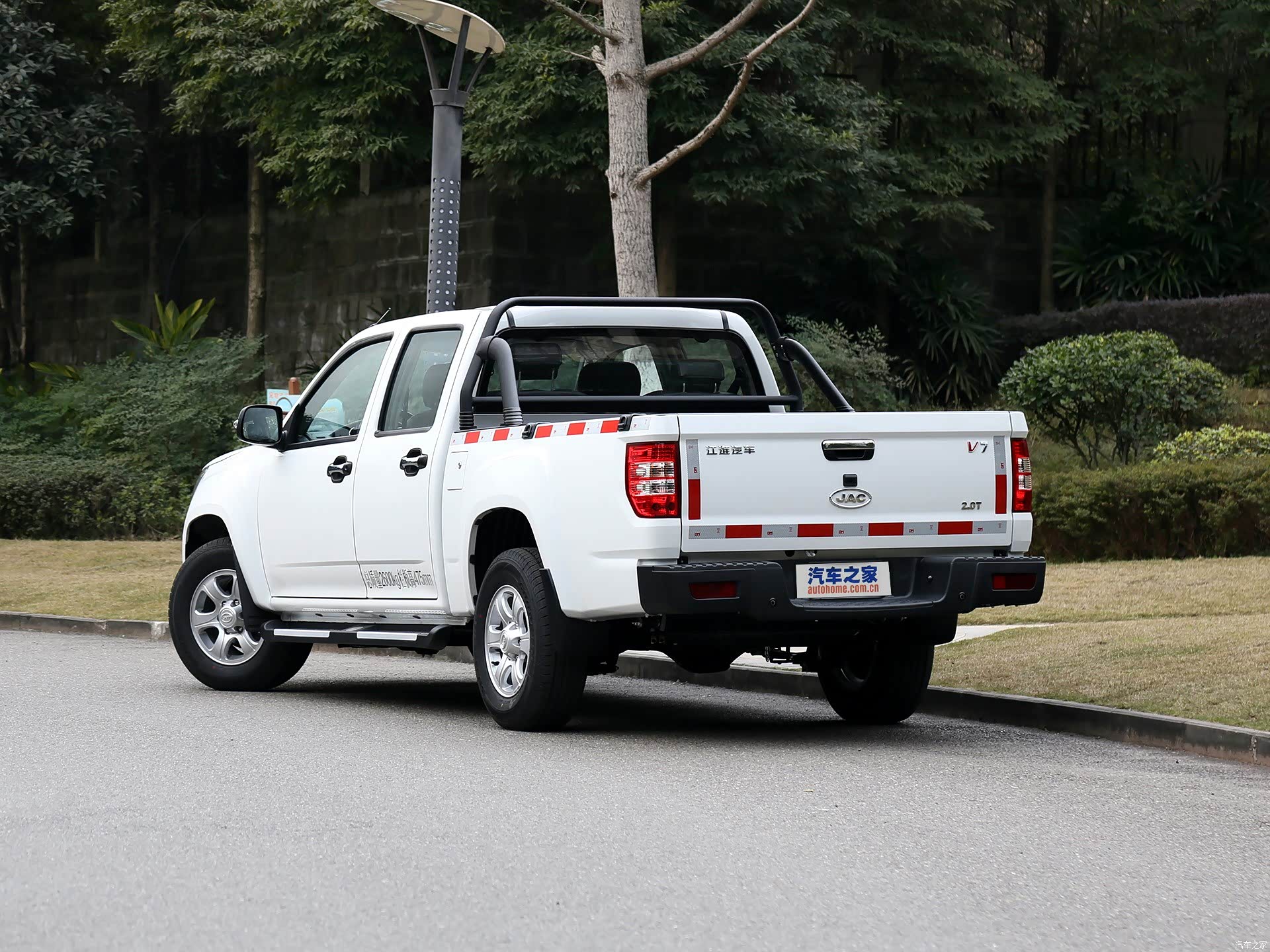 JAC Jiang Huai V7 &mdash; Exterior 4