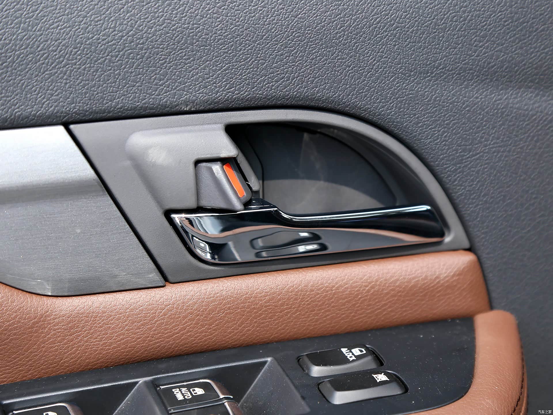 JAC Jiang Huai V7 &mdash; Interior 4