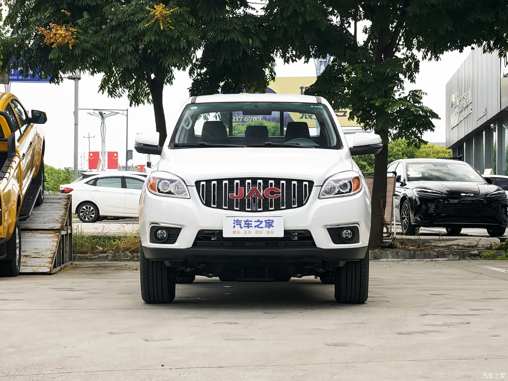 JAC T6 2024 Champion 4x4 Long-Wheelbase &mdash; Exterior 2