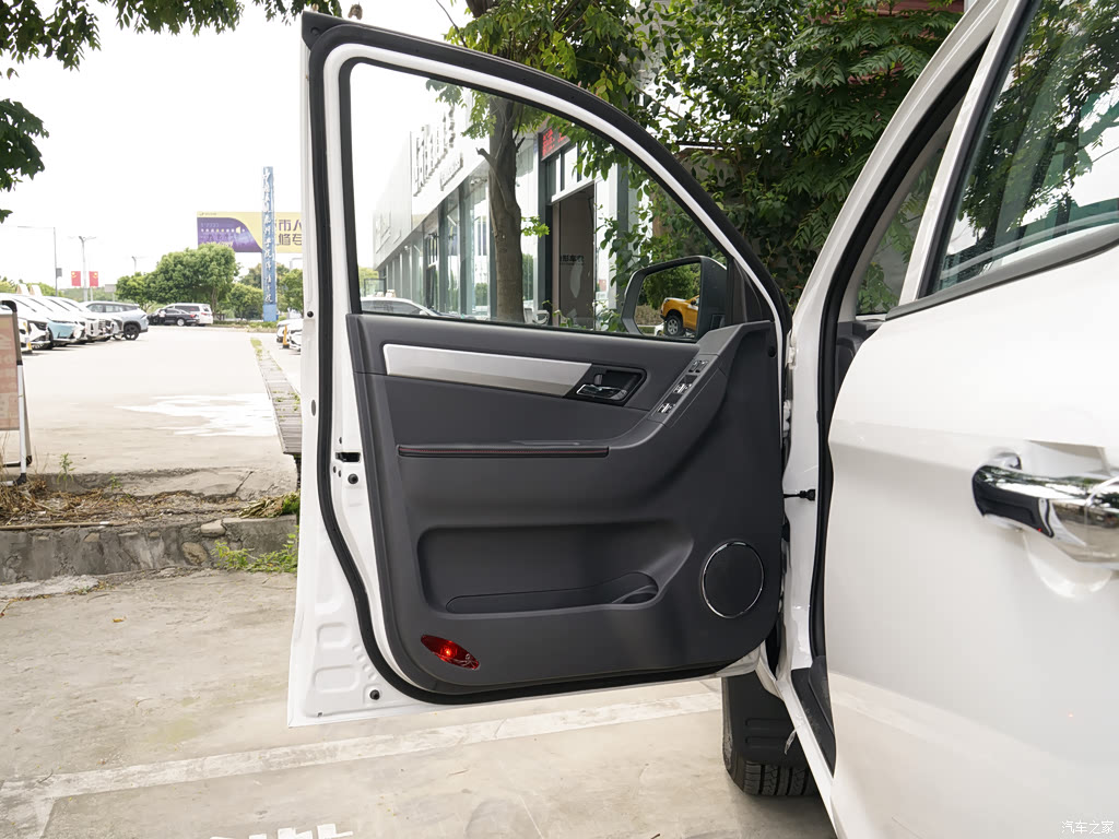 JAC T6 2024 Champion 4x4 Long-Wheelbase &mdash; Interior 6