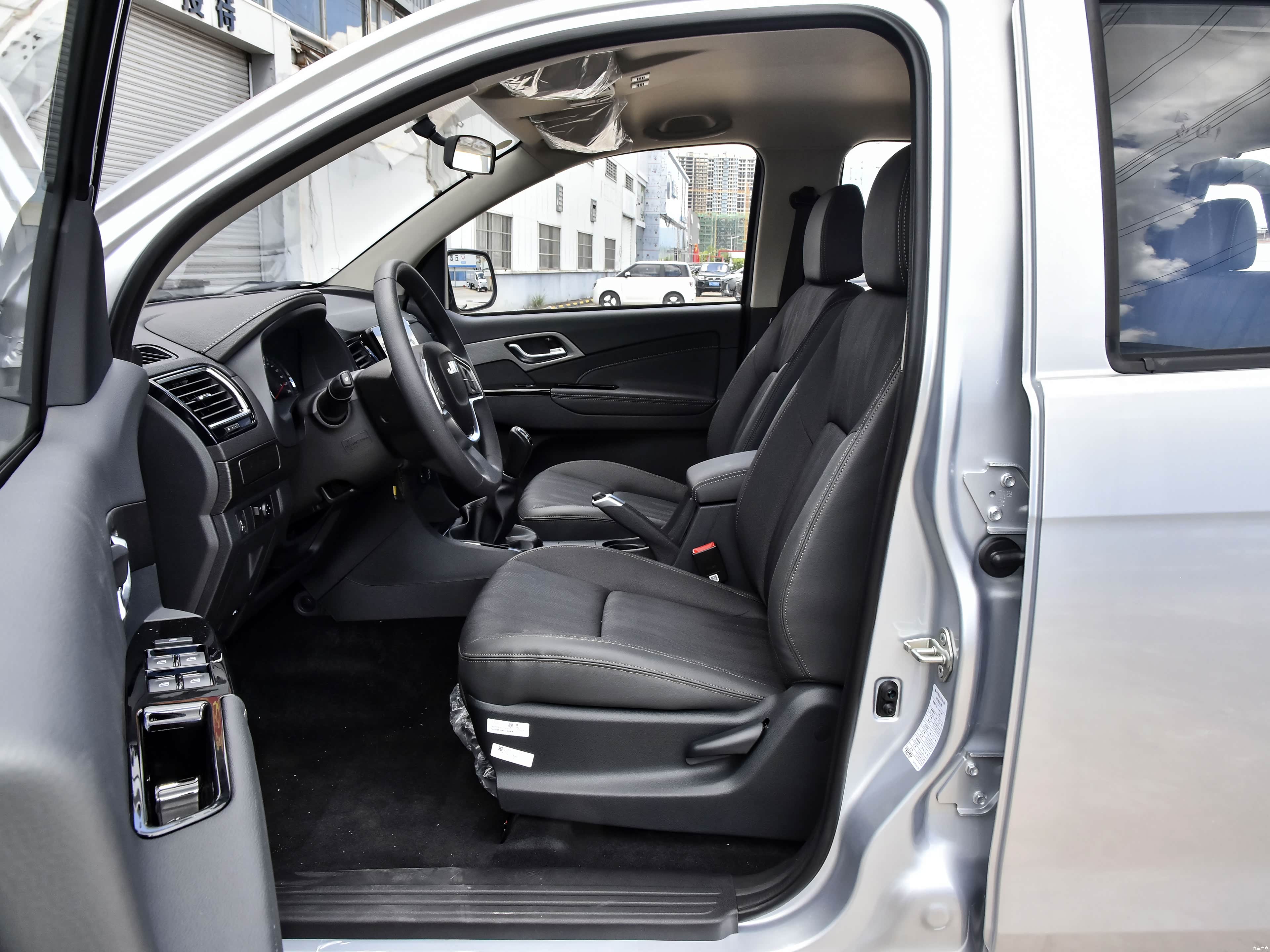 Jiangxi Isuzu Re-max  Rui Mai &mdash; Interior 1