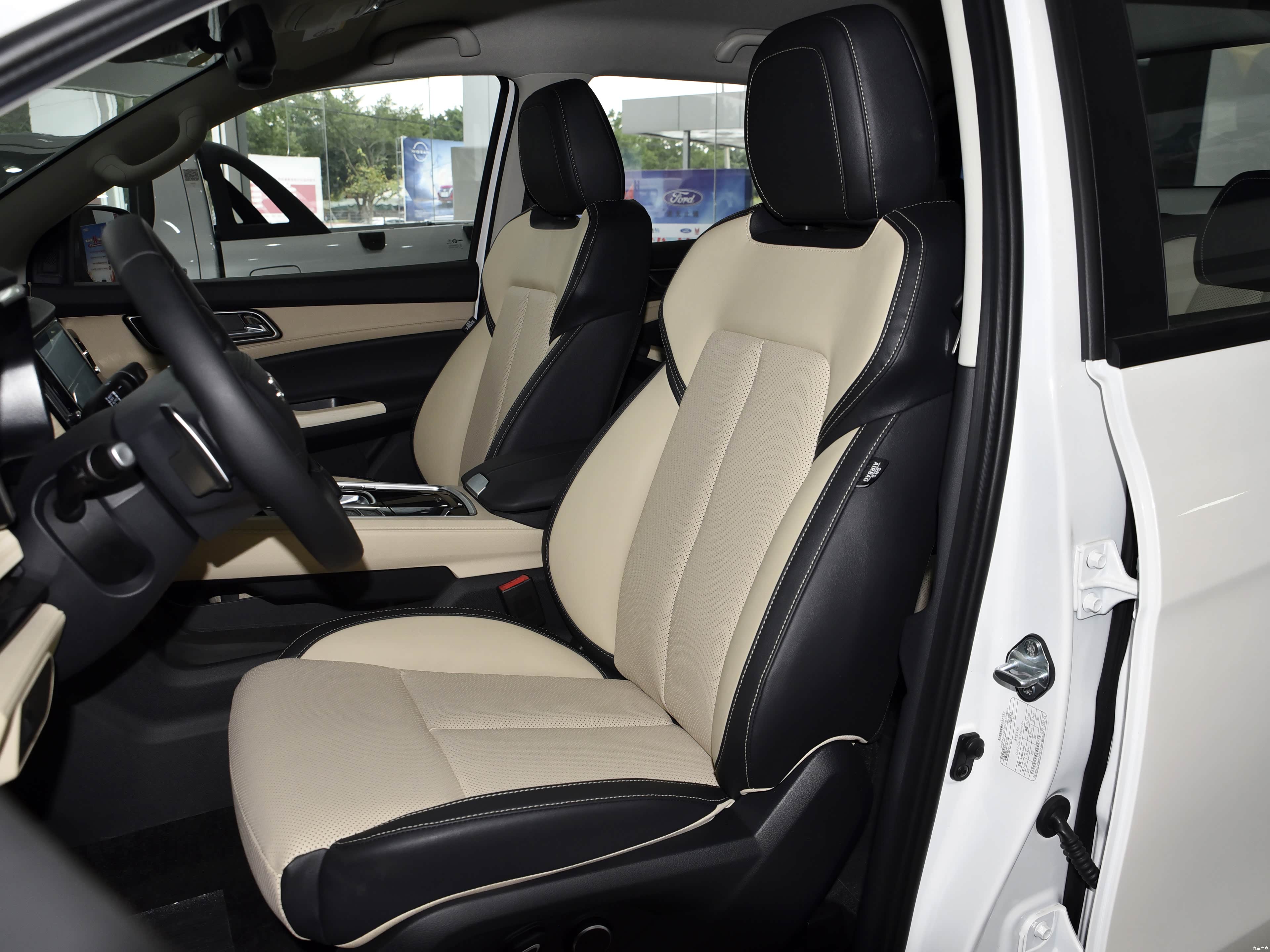 JMC Yu Hu 9 &mdash; Interior 2