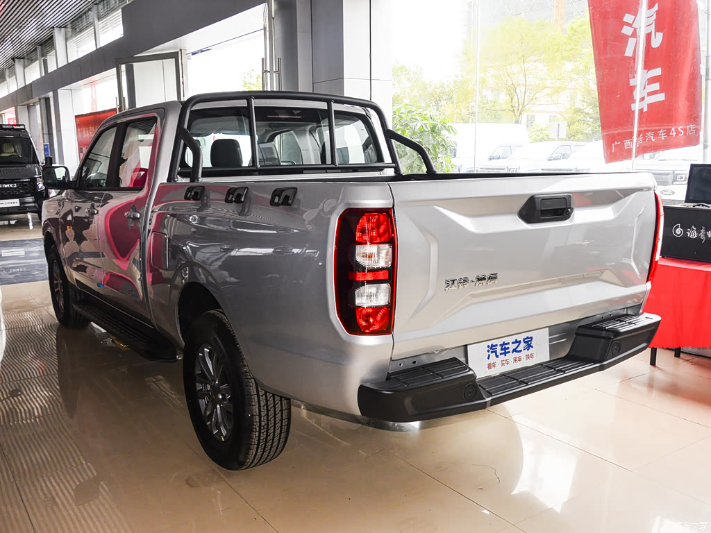 JMC Yuhu 2025 Long-Wheelbase AT 4x4 &mdash; Exterior 5