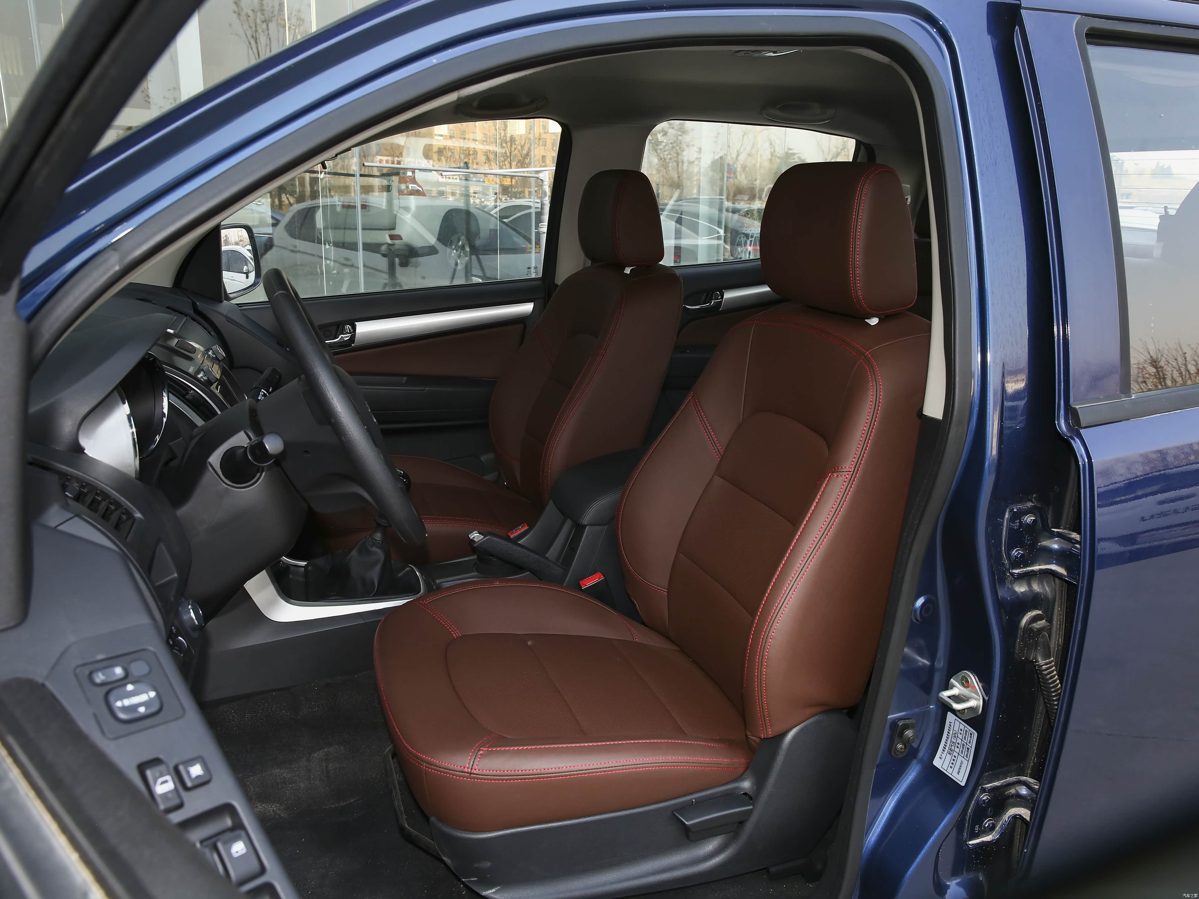 Qingling Isuzu Taga Da Ka &mdash; Interior 2
