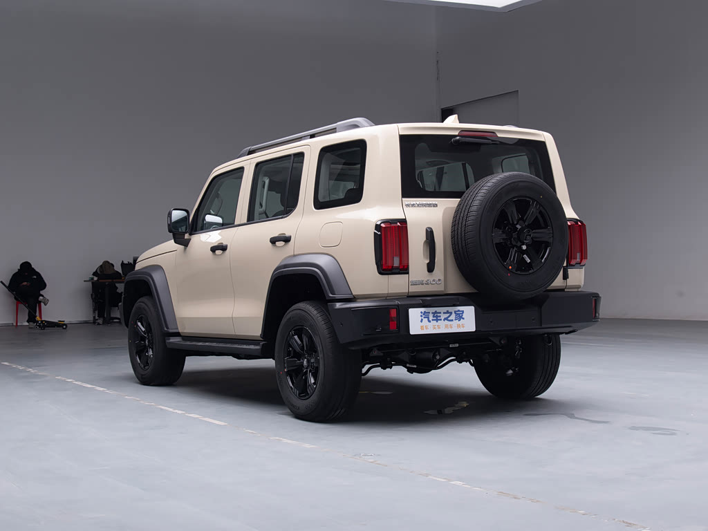 GWM Tank 300 2025 2.0T 4x4 &mdash; Exterior 5