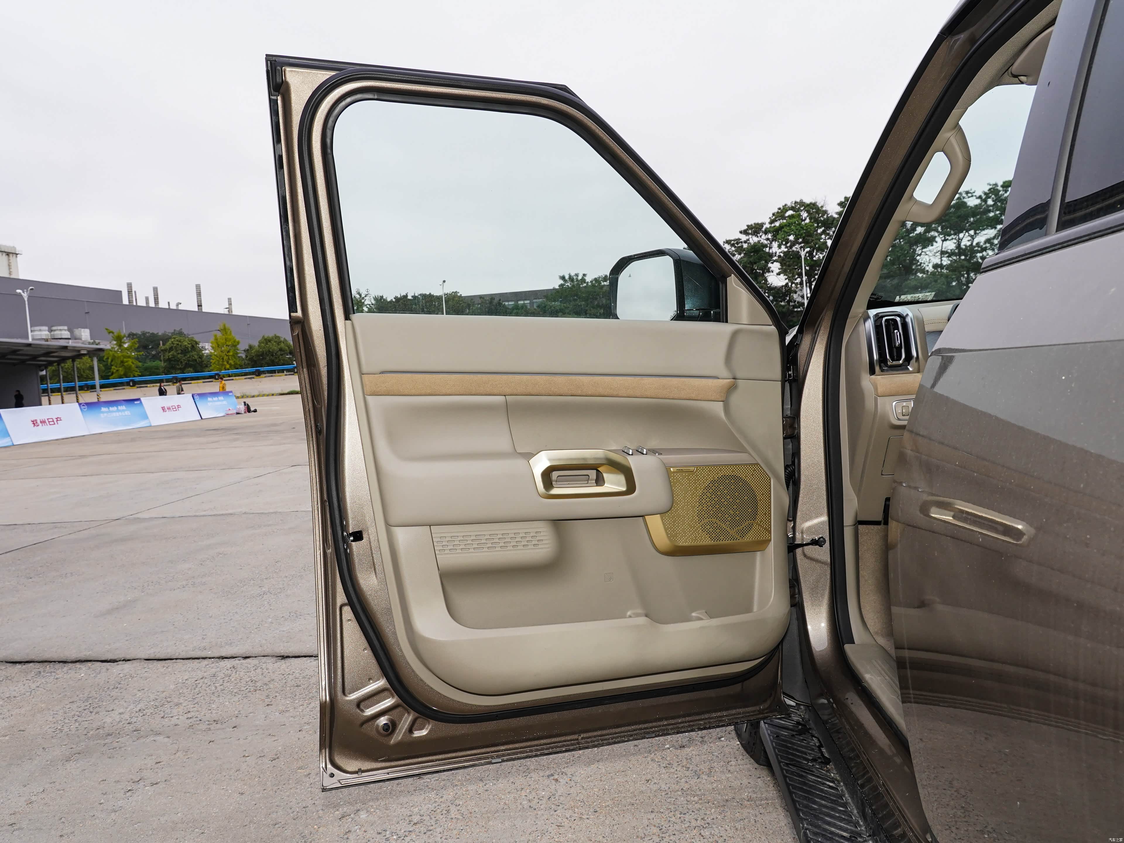 Zhengzhou Nissan Feng Tan Frontier pro &mdash; Interior 3