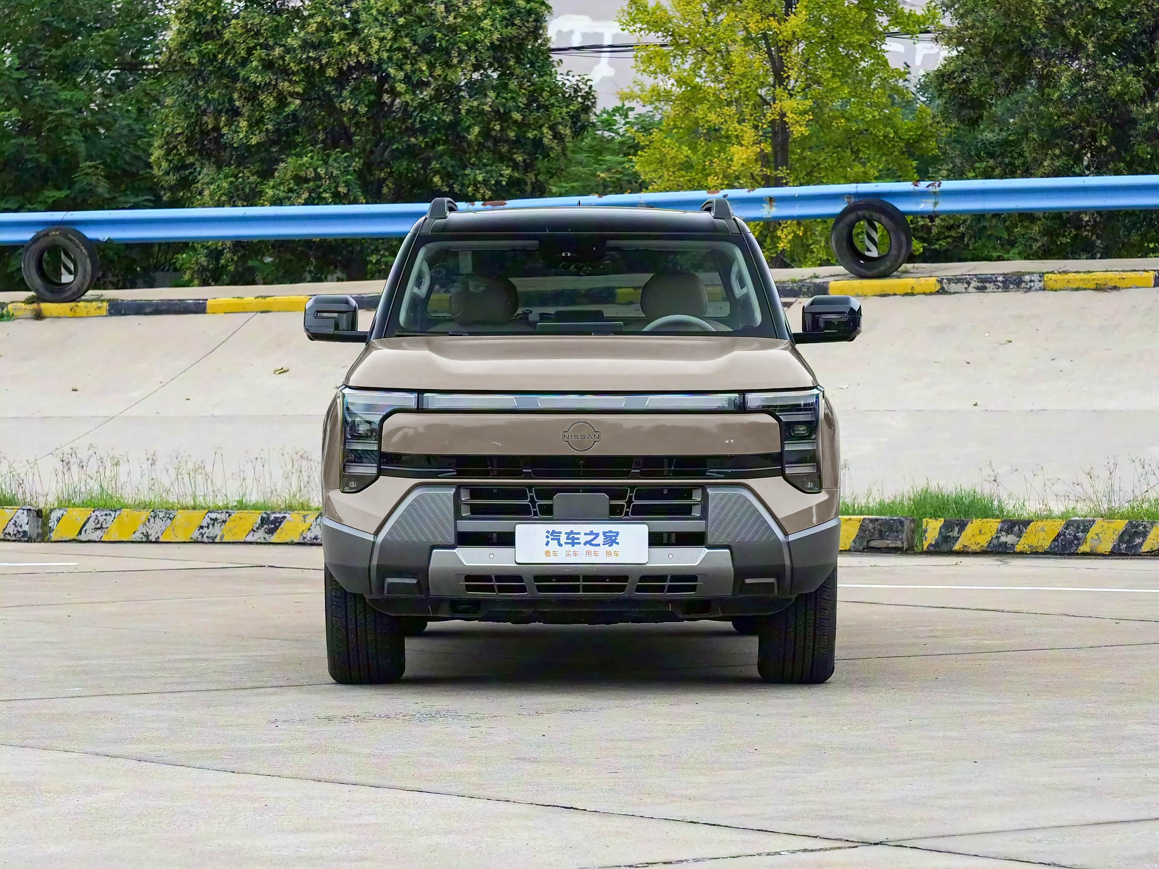 Zhengzhou Nissan Feng Tan Frontier pro phev &mdash; Exterior 2