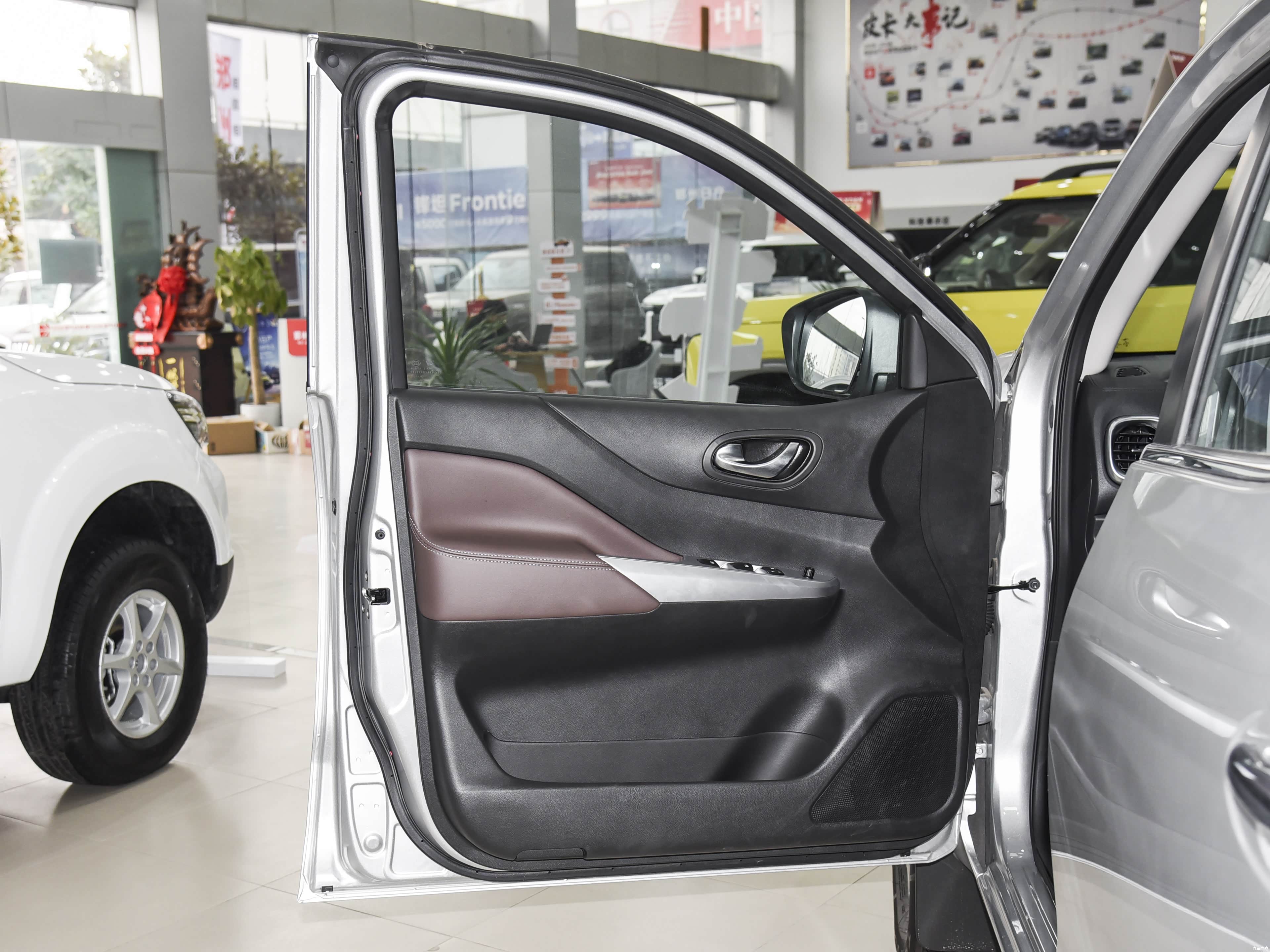 Zhengzhou Nissan Rui Qi 6 pro &mdash; Interior 3