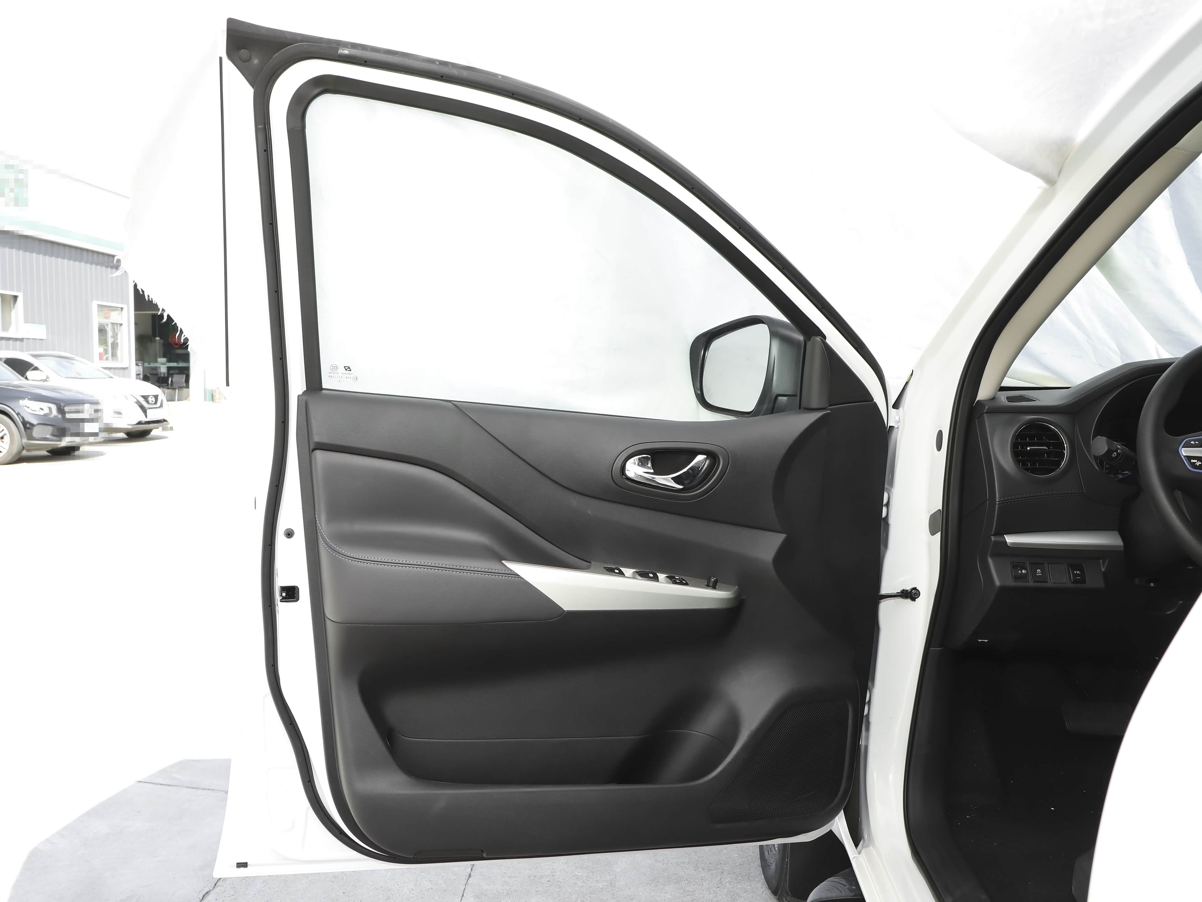 Zhengzhou Nissan Rui Qi 6 Xin Neng Yuan &mdash; Interior 4