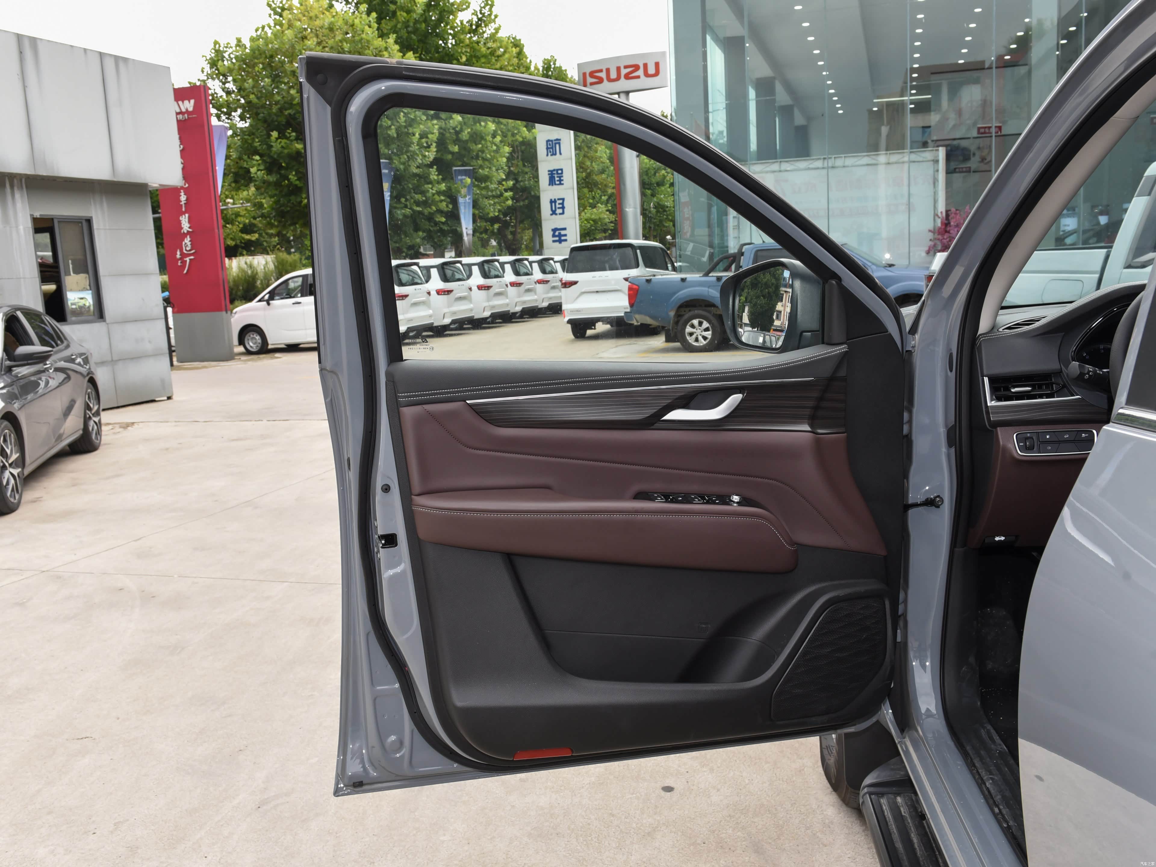 Zhengzhou Nissan Rui Qi 7 &mdash; Interior 3