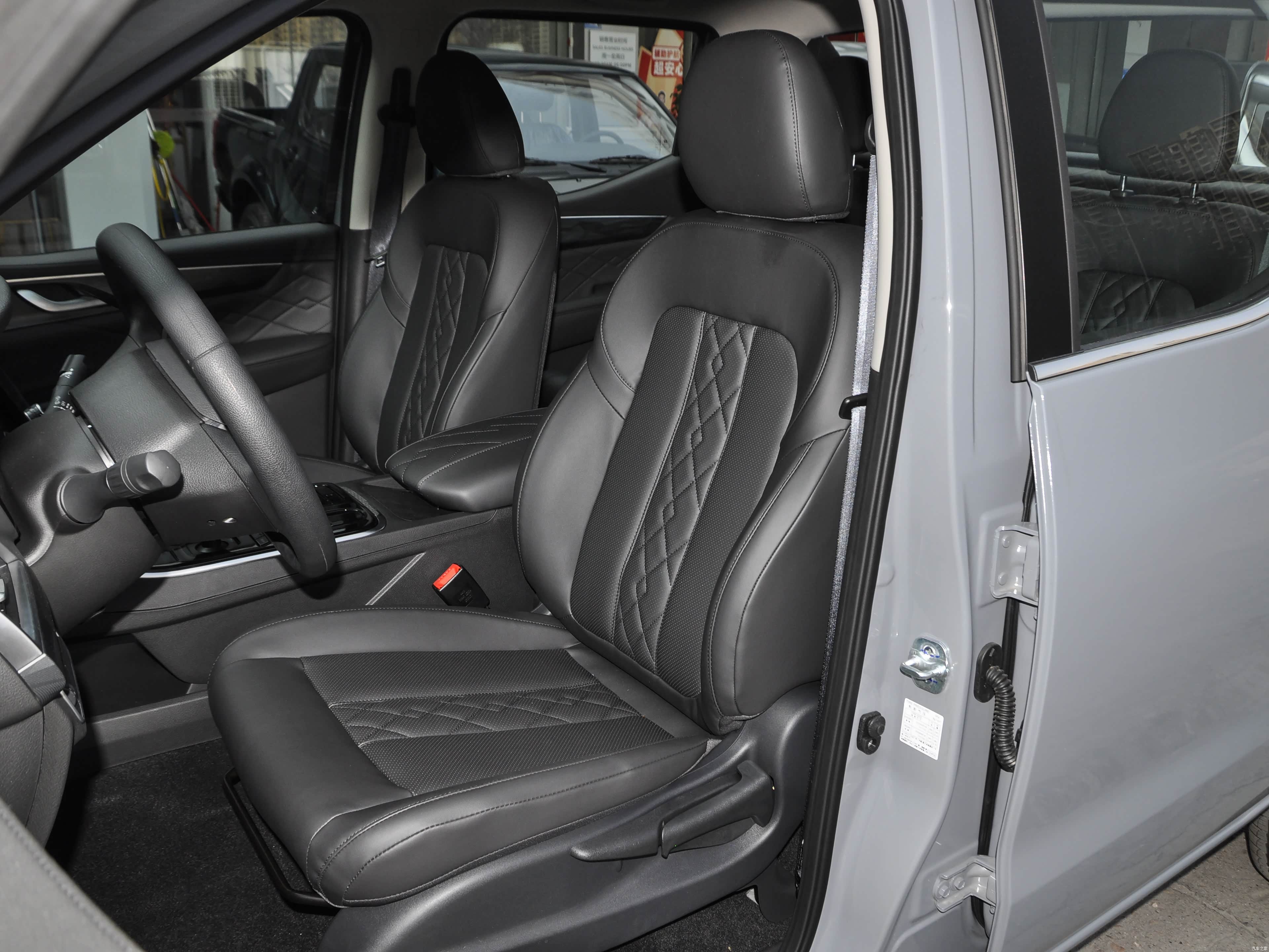 Zhengzhou Nissan Rui Qi 7 Xin Neng Yuan &mdash; Interior 2