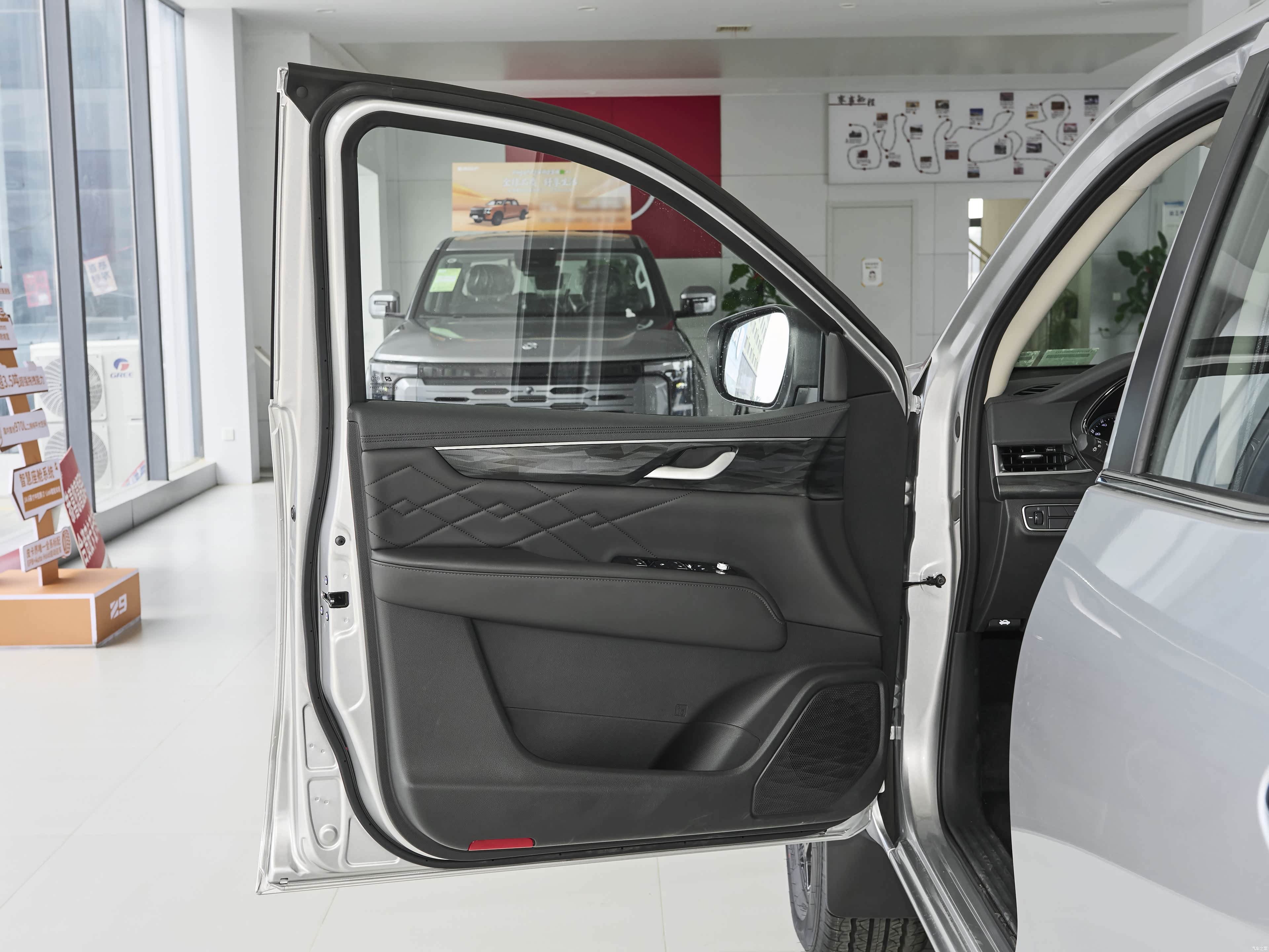 Zhengzhou Nissan Rui Qi Chun Dian Pi Ka Zna rich &mdash; Interior 3