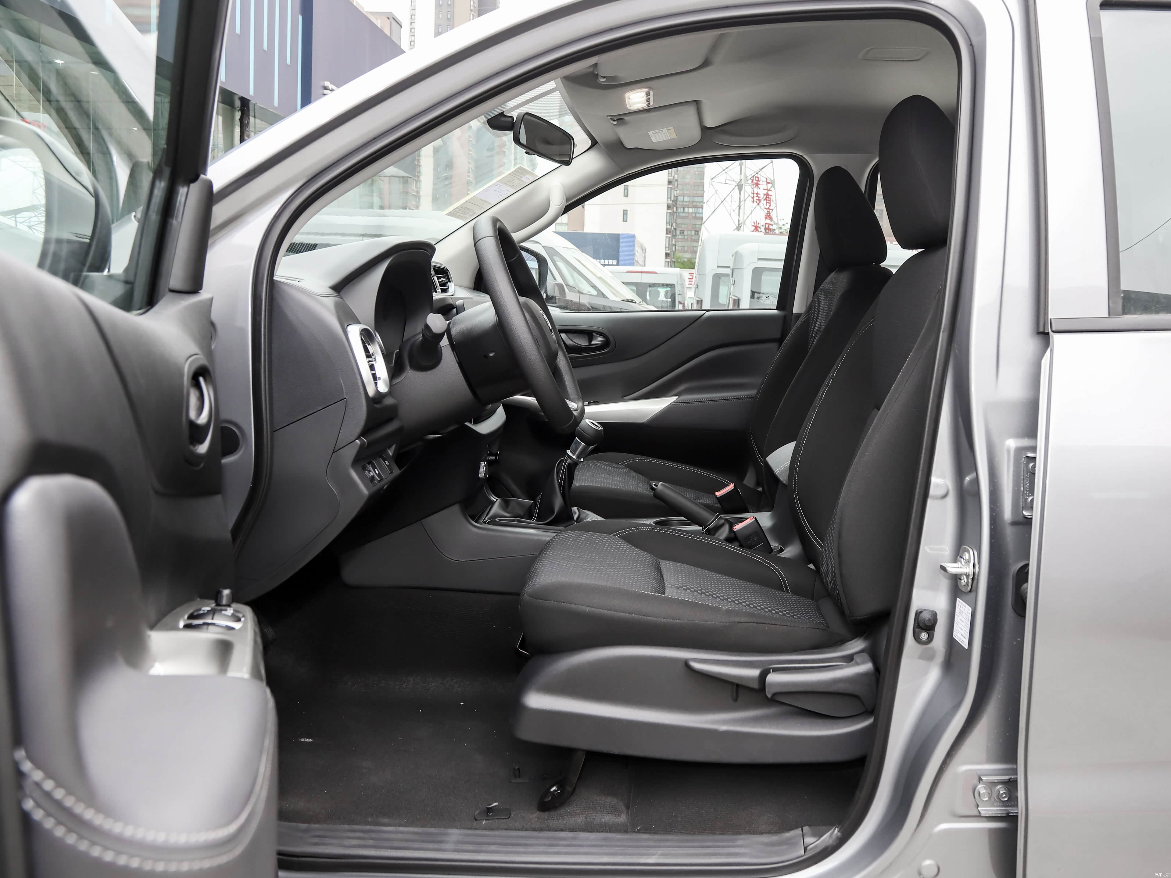 Zhengzhou Nissan Rui Qi &mdash; Interior 1