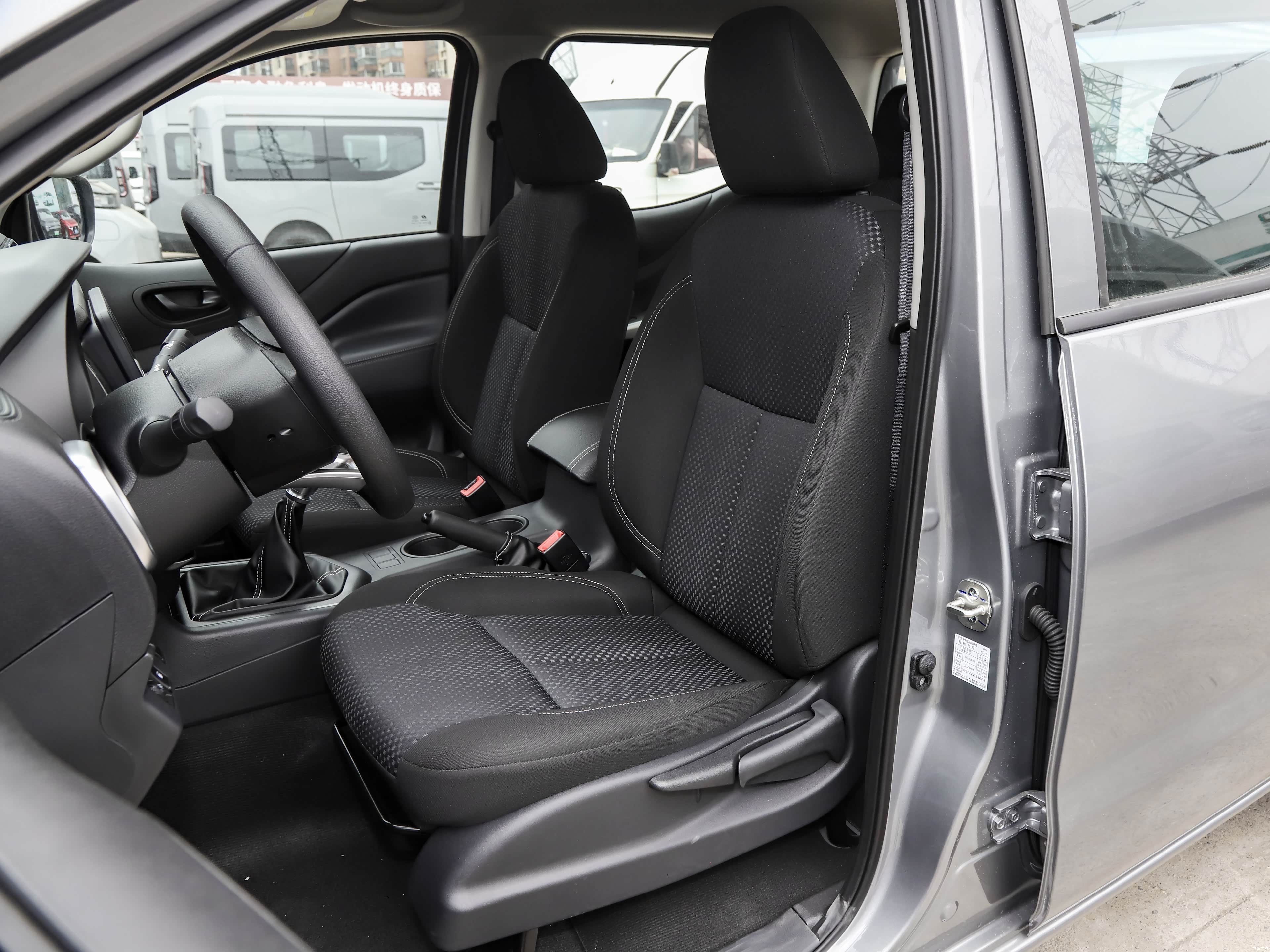 Zhengzhou Nissan Rui Qi &mdash; Interior 2