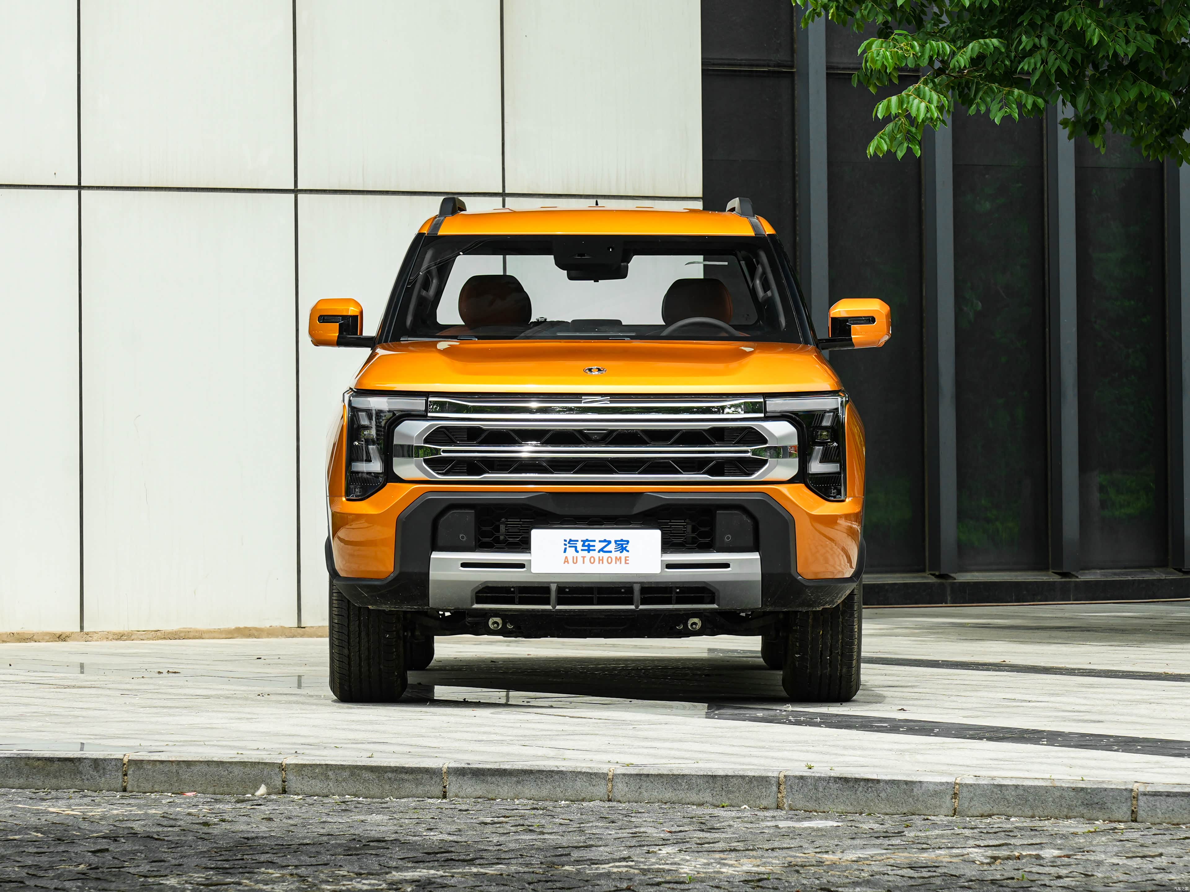 Zhengzhou Nissan Zheng Zhou Ri Chan Z9 &mdash; Exterior 2