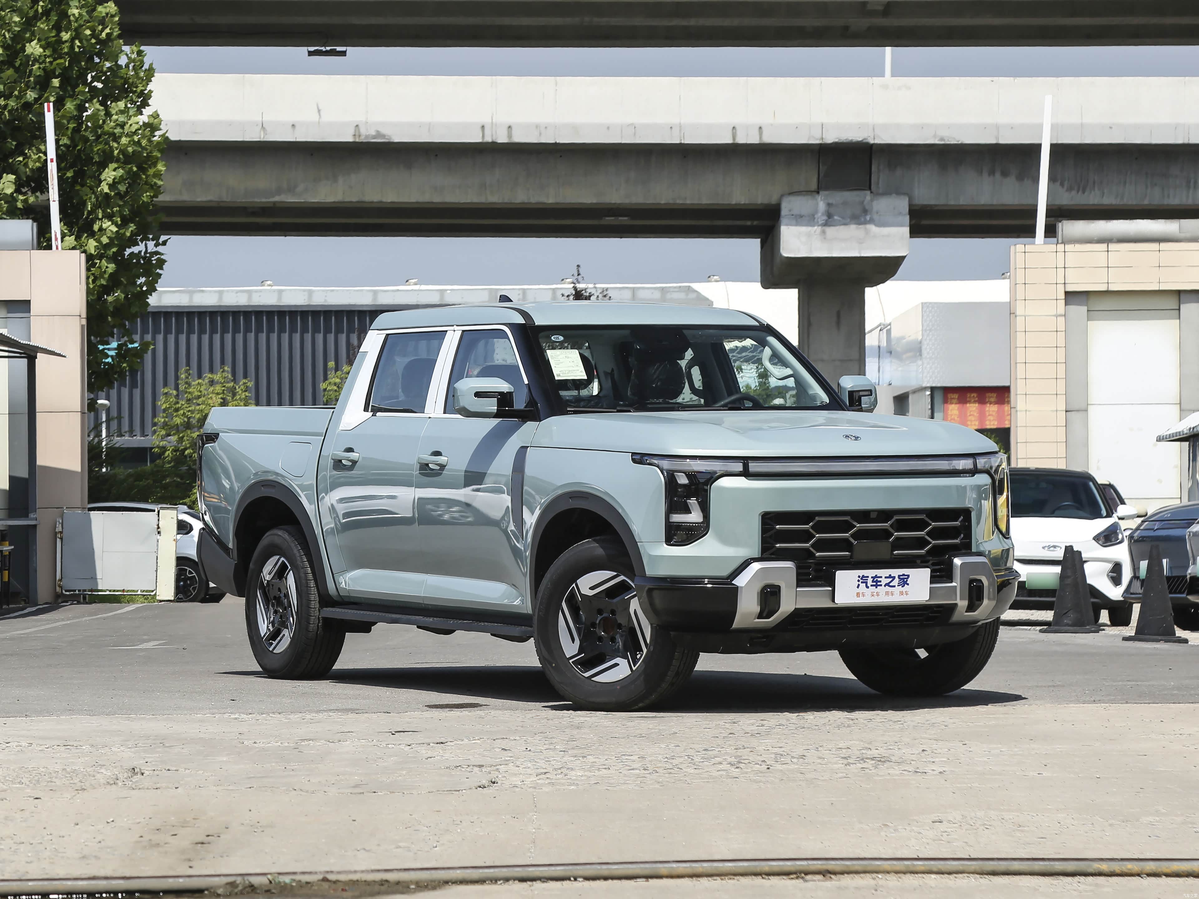 Zhengzhou Nissan Zheng Zhou Ri Chan Z9 ge phev &mdash; Exterior 3