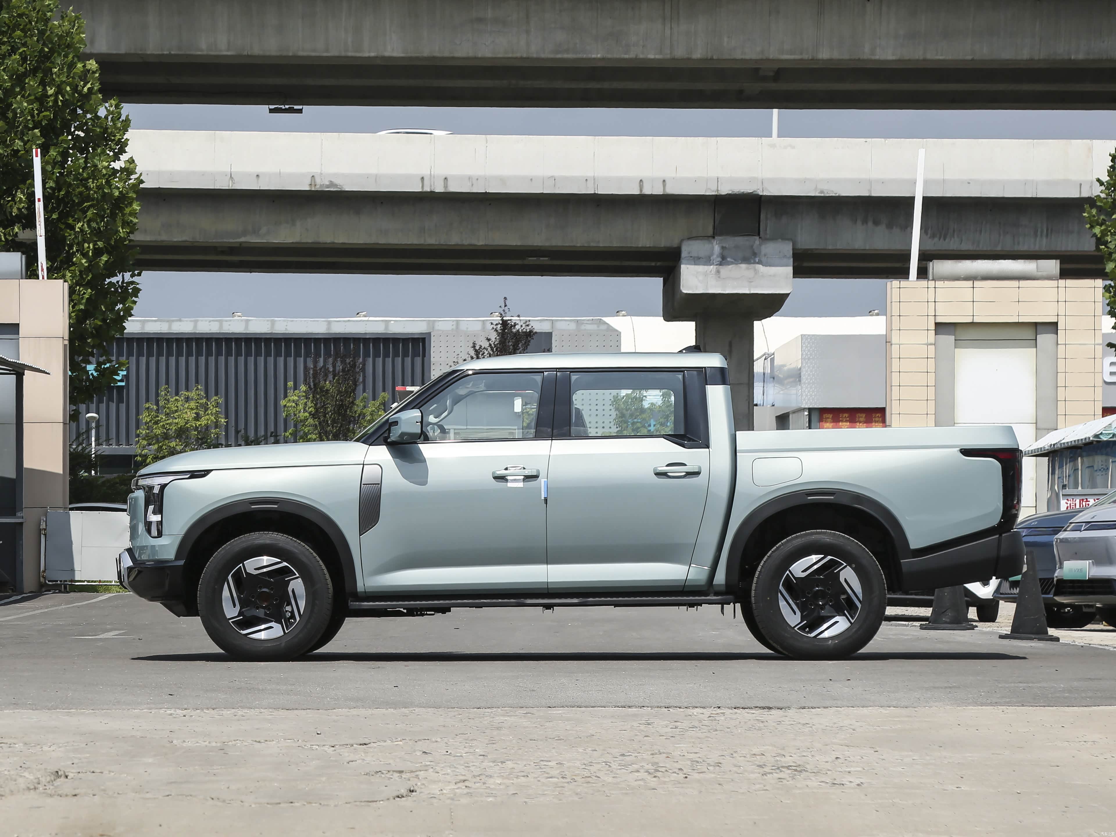 Zhengzhou Nissan Zheng Zhou Ri Chan Z9 ge phev &mdash; Exterior 4